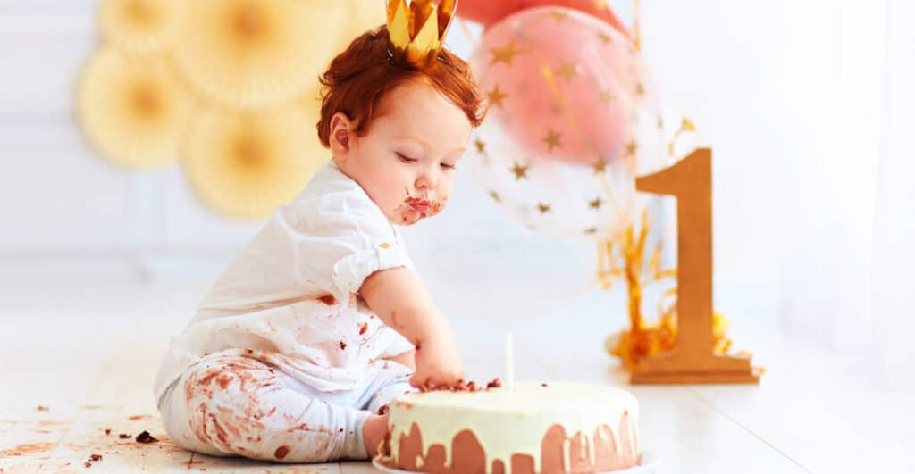 1. Geburtstag erster Geburtstag Baby mit Geburtstags Torte