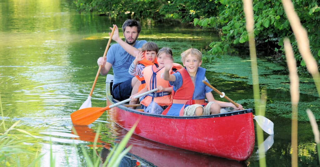 Ausflüge am Kindergeburtstag mit Paddelboot