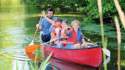 Ausflüge am Kindergeburtstag mit Paddelboot