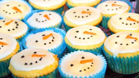 Schneemann Cupcakes Muffins backen Rezept Kindergeburtstag