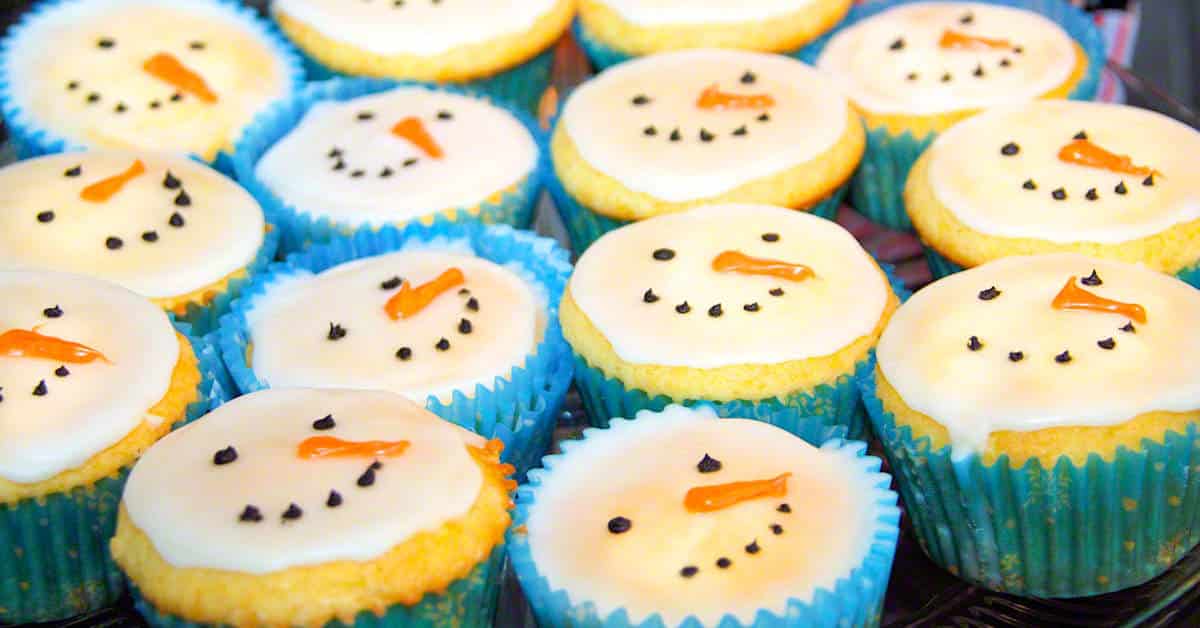 Schneemann Cupcakes Muffins backen Rezept Kindergeburtstag