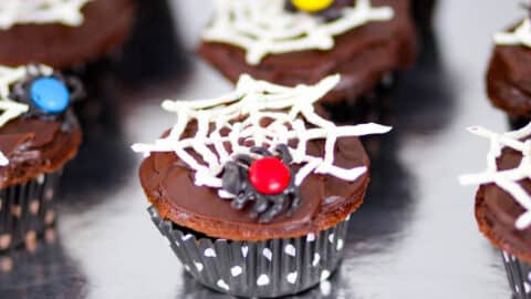 Spinnennetz cupcakes muffins Halloween Rezept Anleitung