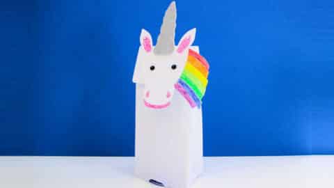 Einhorn basteln aus Papiertüten als Handpuppen einfach Kindergeburtstag