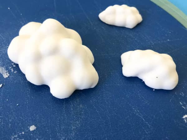 Wolken aus Fondant gemacht