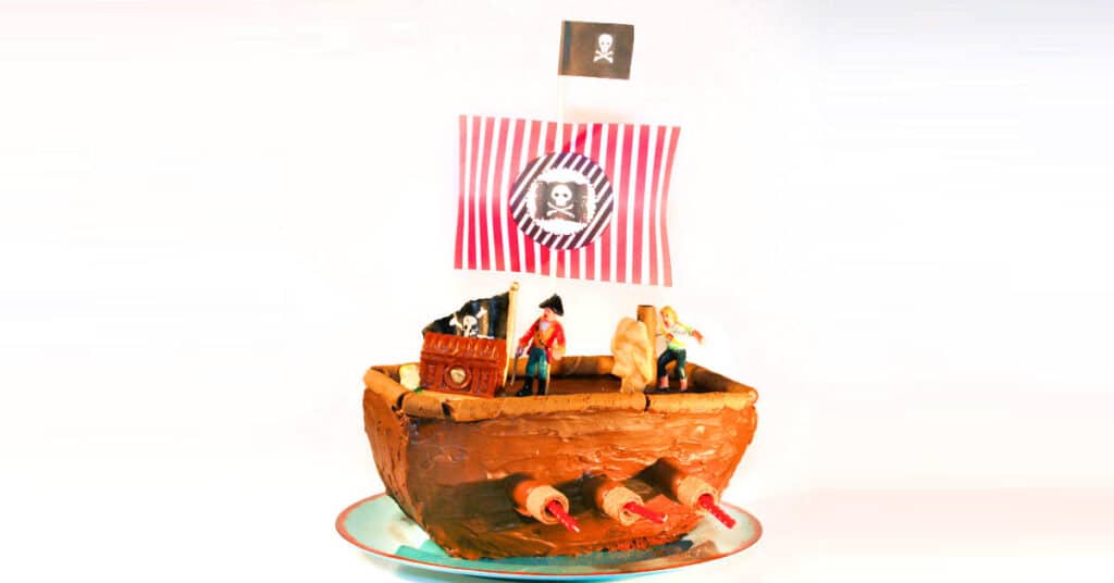 Piratenschiff Kuchen Rezept und Anleitung für den Piraten Kindergeburtstag
