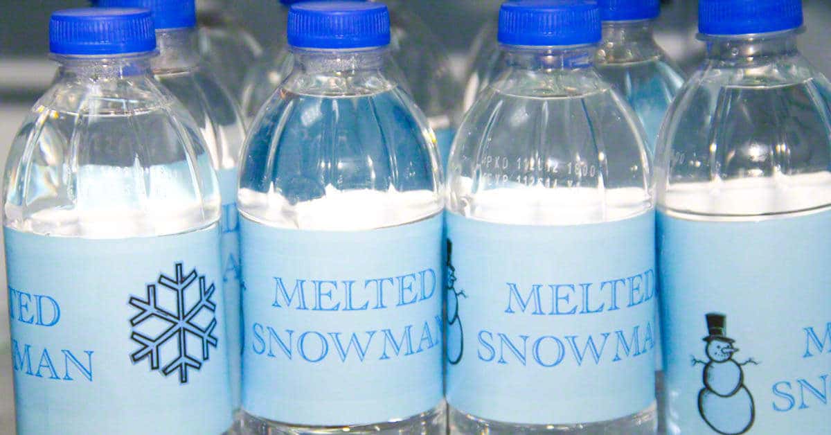 geschmolzener Schneemann Wasser Flaschen mit Etikett Getränk Kindergeburtstag