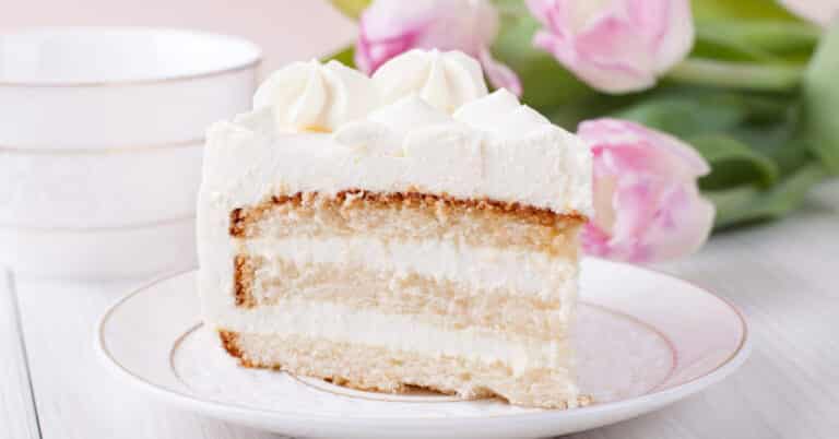 Weißer Kuchen / Kuchen einfärben ⋆ Kindergeburtstag Planen