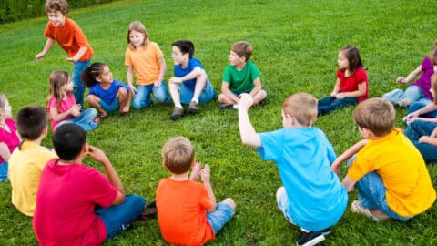 Geburtstagsspiele Kinder Kindergeburtstag Spiele spielen finden wählen